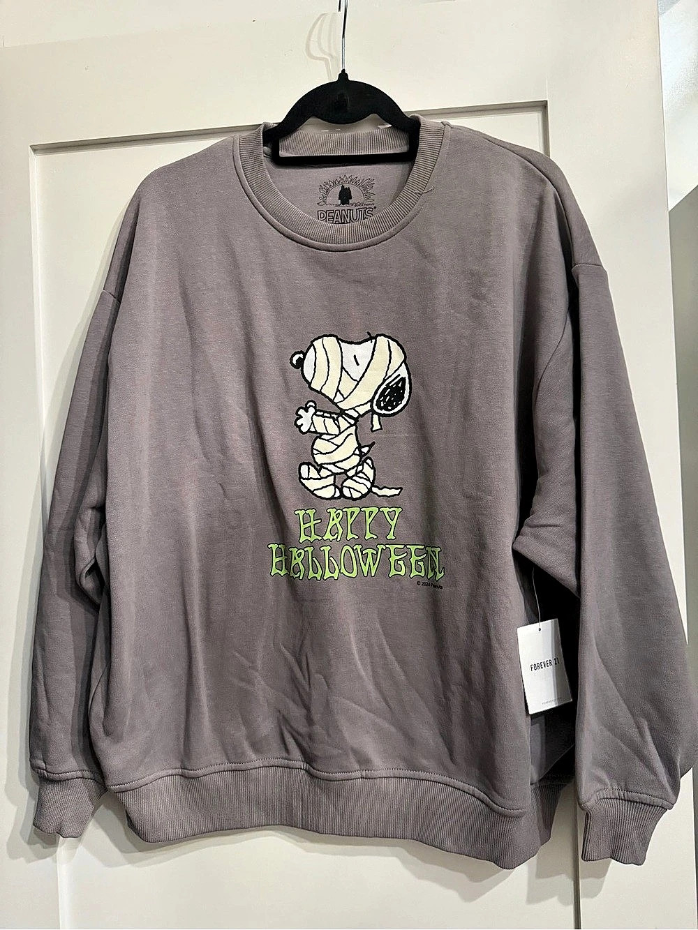 Peanuts Happy Halloween sweatshirt Halloween Sweatshirt in Gray Size Small NWT